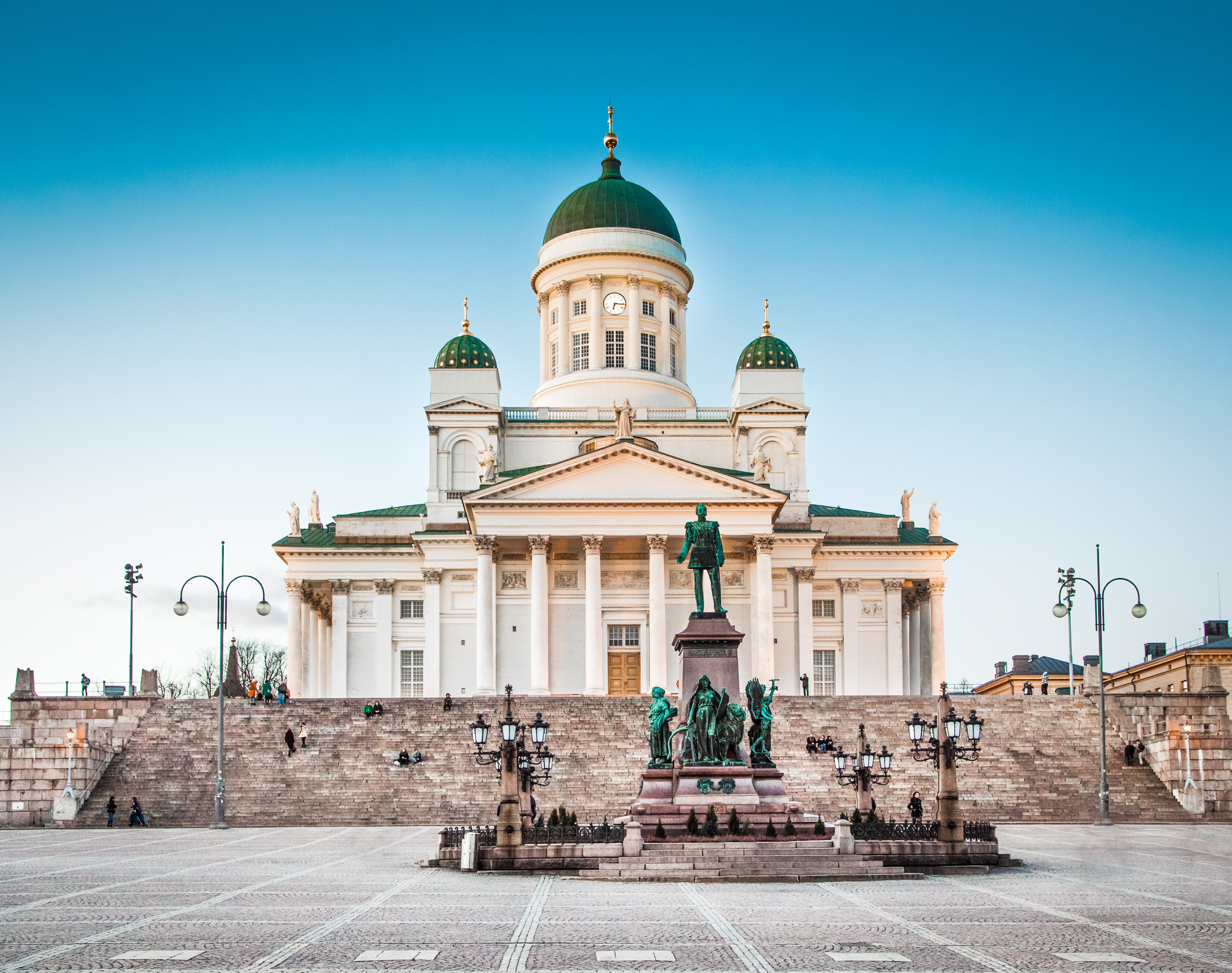 seurakunnan vakuuttaminen vaatii asiantuntemusta